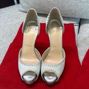 Pump Christian Louboutin white and silver